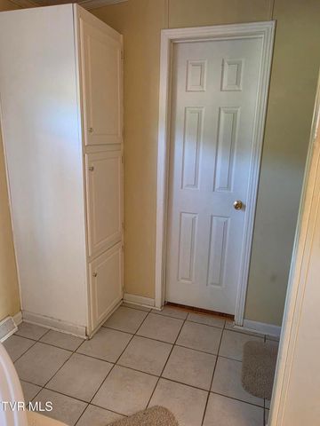1208 Quarry Road, Castlewood, VA 24224