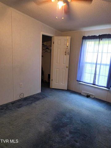 1208 Quarry Road, Castlewood, VA 24224