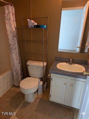 1208 Quarry Road, Castlewood, VA 24224