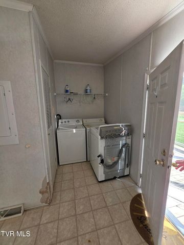 1208 Quarry Road, Castlewood, VA 24224