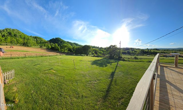 1208 Quarry Road, Castlewood, VA 24224