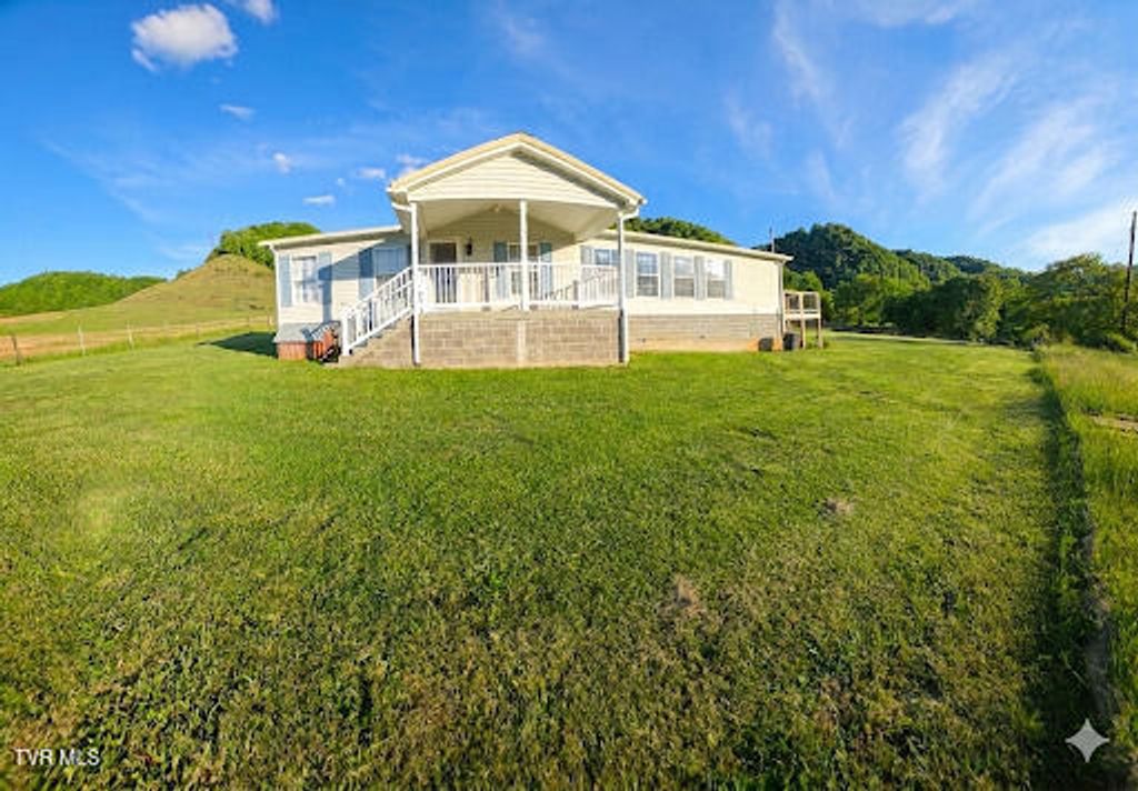 1208 Quarry Road, Castlewood, VA 24224