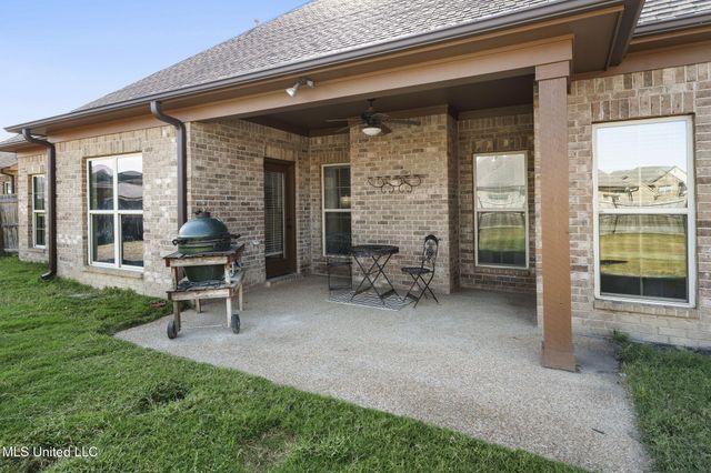 1098 S Broadwing Circle, Olive Branch, MS 38654