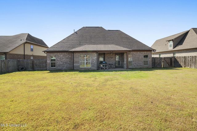 1098 S Broadwing Circle, Olive Branch, MS 38654