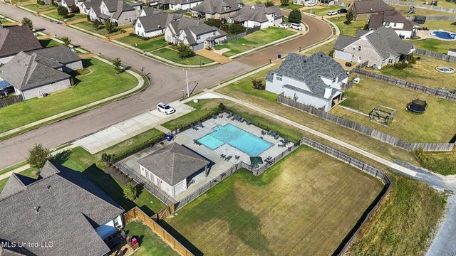 1098 S Broadwing Circle, Olive Branch, MS 38654