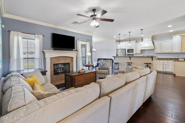 1098 S Broadwing Circle, Olive Branch, MS 38654