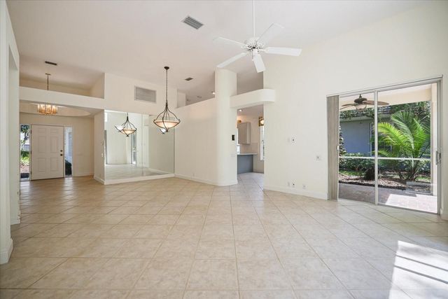 7159 VICTORIA CIRCLE, University Park, FL 34201
