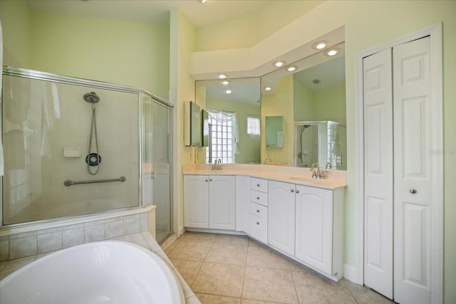 7159 VICTORIA CIRCLE, University Park, FL 34201