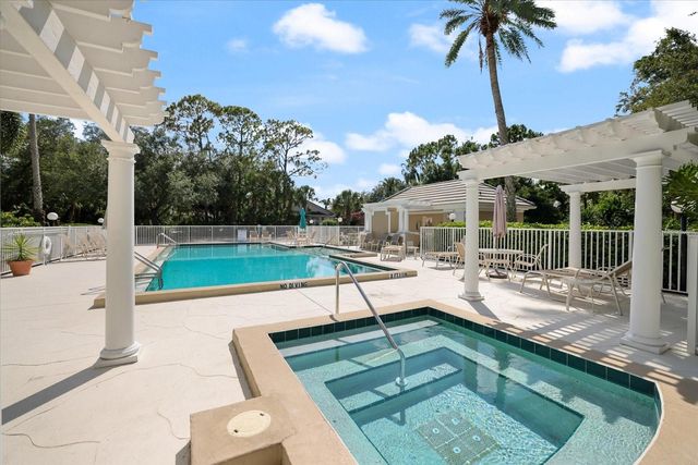 7159 VICTORIA CIRCLE, University Park, FL 34201