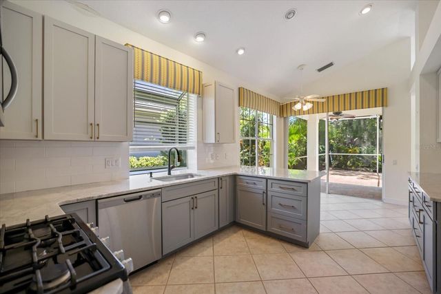 7159 VICTORIA CIRCLE, University Park, FL 34201