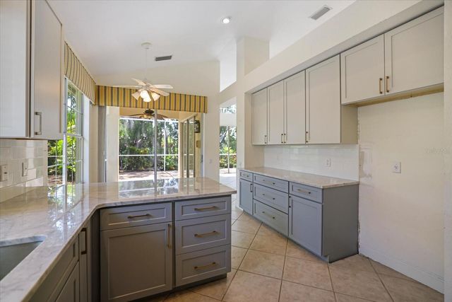 7159 VICTORIA CIRCLE, University Park, FL 34201