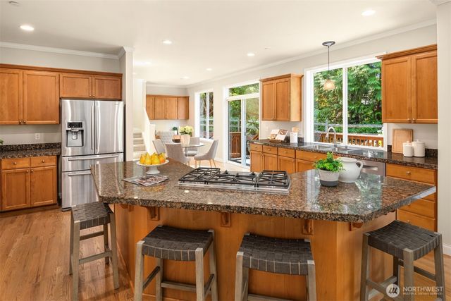 9463 221st Place NE, Redmond, WA 98053