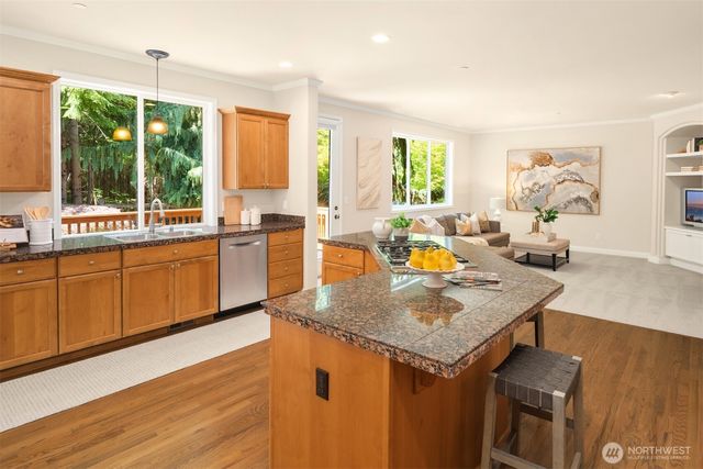 9463 221st Place NE, Redmond, WA 98053