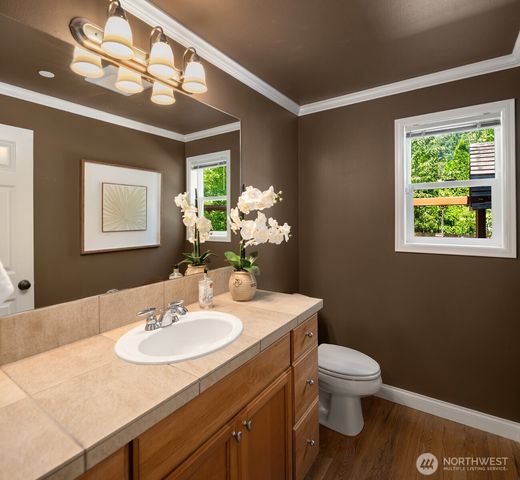 9463 221st Place NE, Redmond, WA 98053