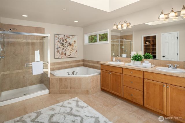 9463 221st Place NE, Redmond, WA 98053