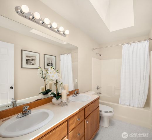 9463 221st Place NE, Redmond, WA 98053