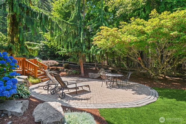 9463 221st Place NE, Redmond, WA 98053
