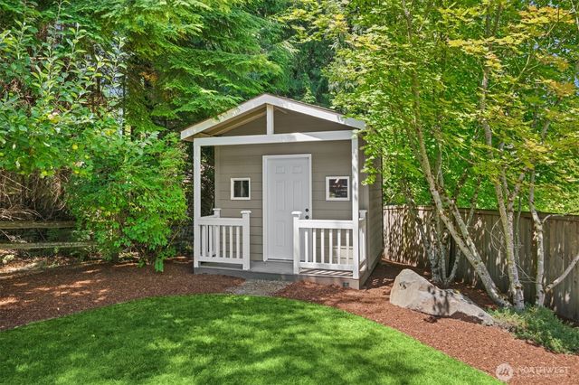 9463 221st Place NE, Redmond, WA 98053