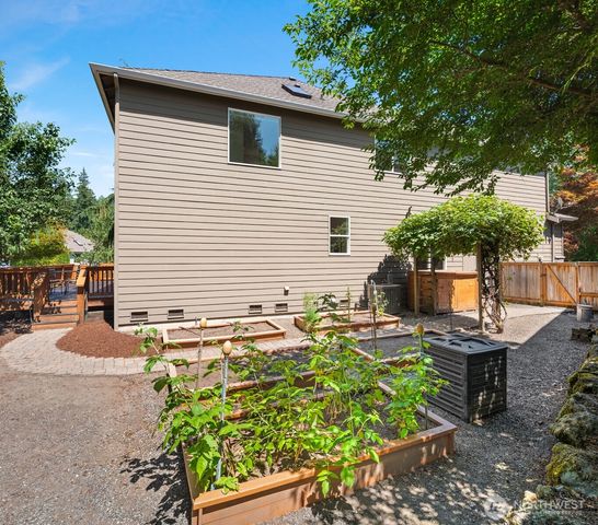 9463 221st Place NE, Redmond, WA 98053