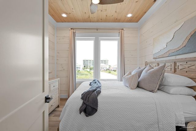 1434 W Dune Dr, Gulf Shores, AL 36542