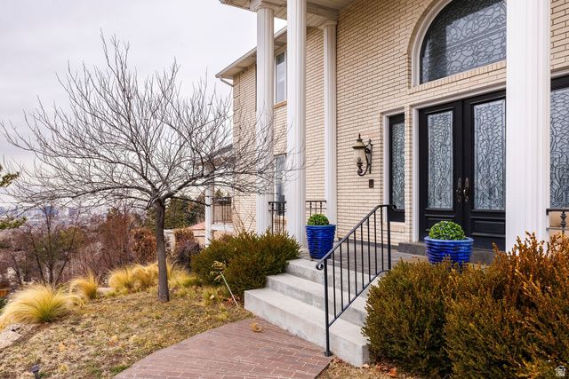 325 N FEDERAL HEIGHTS CIR, Salt Lake City, UT 84103