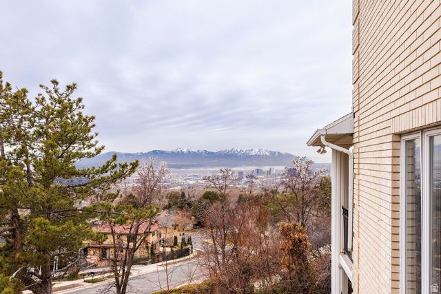 325 N FEDERAL HEIGHTS CIR, Salt Lake City, UT 84103