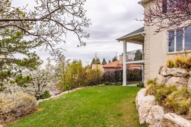 325 N FEDERAL HEIGHTS CIR, Salt Lake City, UT 84103