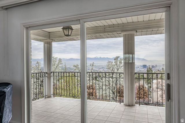 325 N FEDERAL HEIGHTS CIR, Salt Lake City, UT 84103