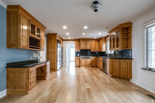 325 N FEDERAL HEIGHTS CIR, Salt Lake City, UT 84103