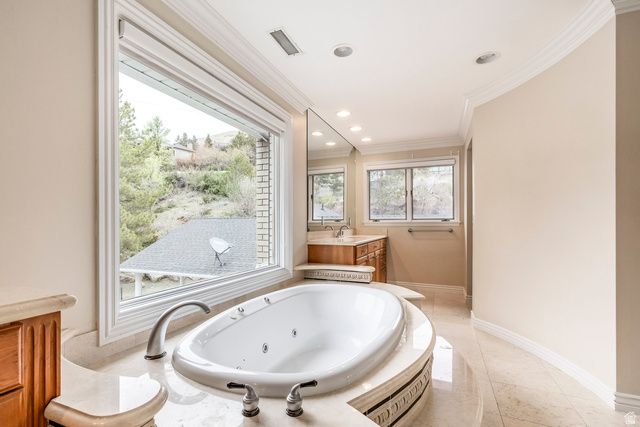 325 N FEDERAL HEIGHTS CIR, Salt Lake City, UT 84103