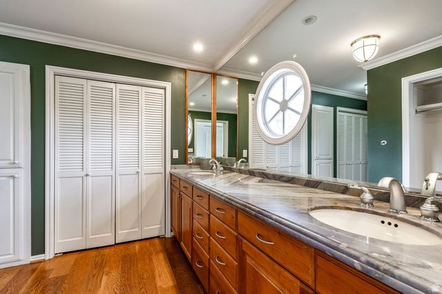 325 N FEDERAL HEIGHTS CIR, Salt Lake City, UT 84103