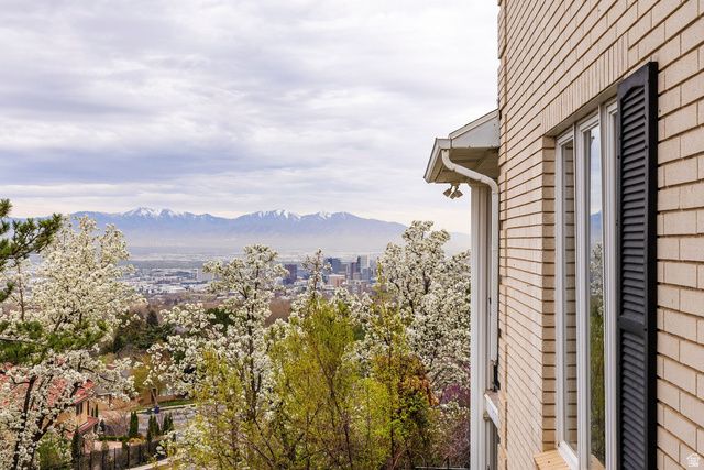 325 N FEDERAL HEIGHTS CIR, Salt Lake City, UT 84103