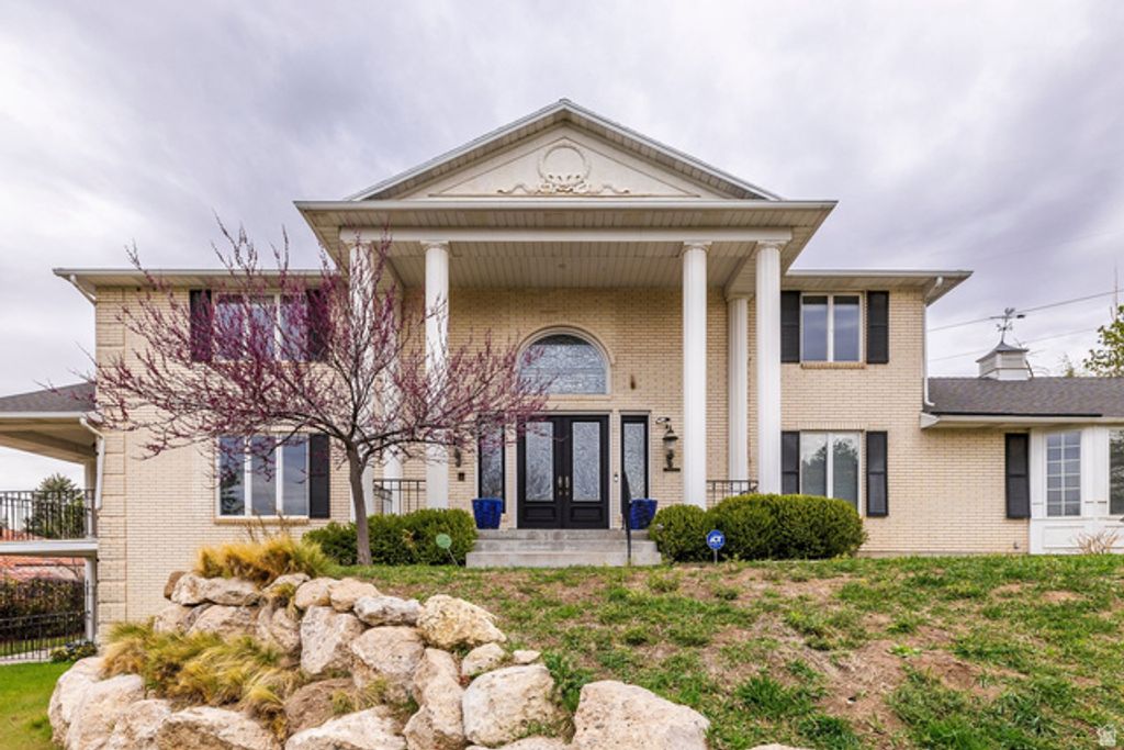 325 N FEDERAL HEIGHTS CIR, Salt Lake City, UT 84103