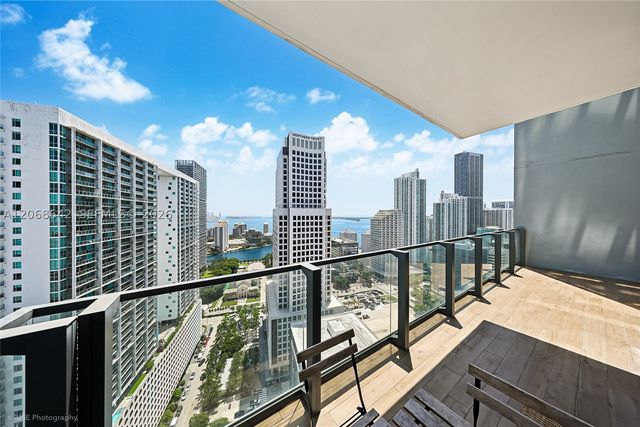 68 SE 6th St 2909, Miami, FL 33131