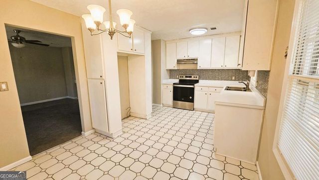 2172 Nancy Way, Loganville, GA 30052