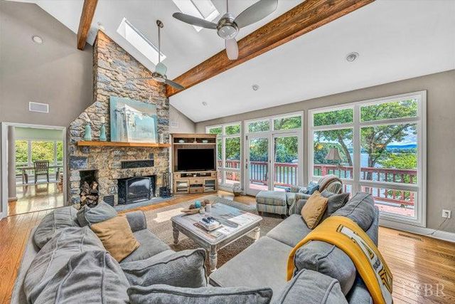 311 Morningwood Lane, Wirtz, VA 24184