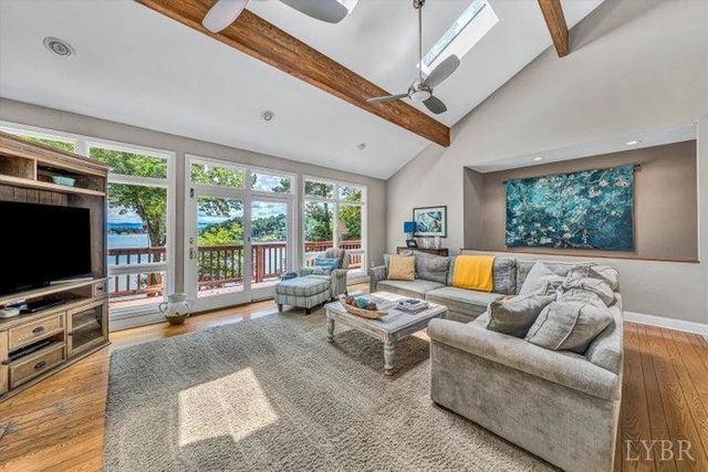 311 Morningwood Lane, Wirtz, VA 24184