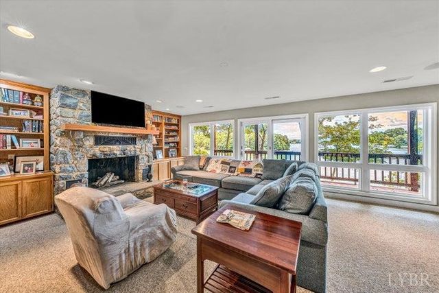 311 Morningwood Lane, Wirtz, VA 24184
