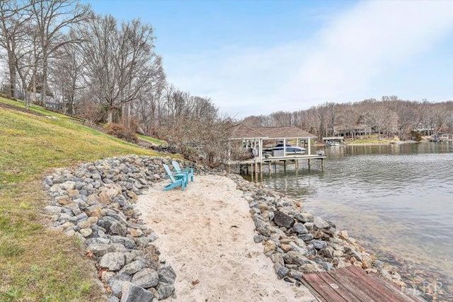 311 Morningwood Lane, Wirtz, VA 24184