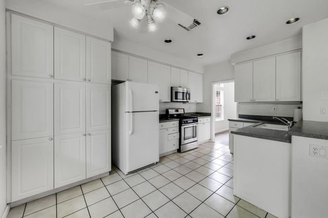 3815 Brook Valley Cir, Stockton, CA 95219