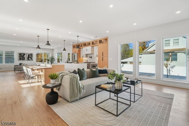 32 Marion Ave, New Providence Boro, NJ 07974