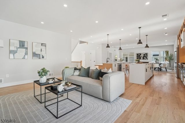 32 Marion Ave, New Providence Boro, NJ 07974