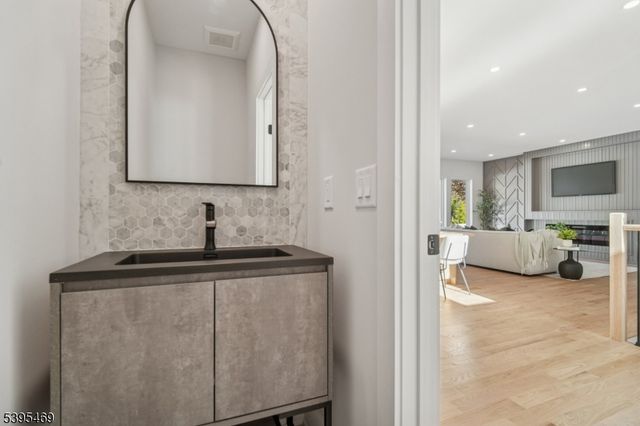 32 Marion Ave, New Providence Boro, NJ 07974