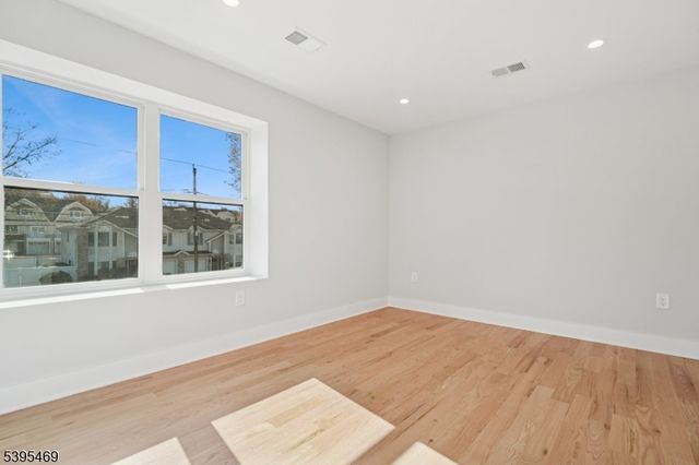 32 Marion Ave, New Providence Boro, NJ 07974