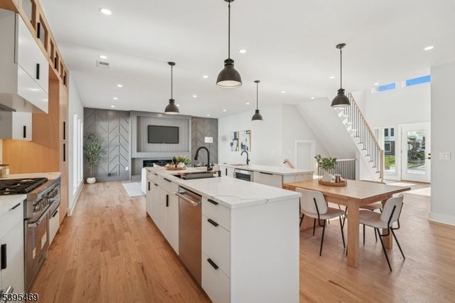 32 Marion Ave, New Providence Boro, NJ 07974