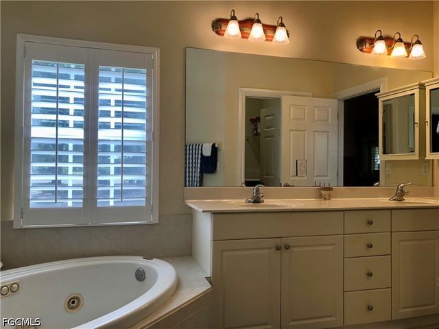 20100 Langford RD, Alva, FL 33920