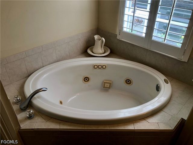 20100 Langford RD, Alva, FL 33920