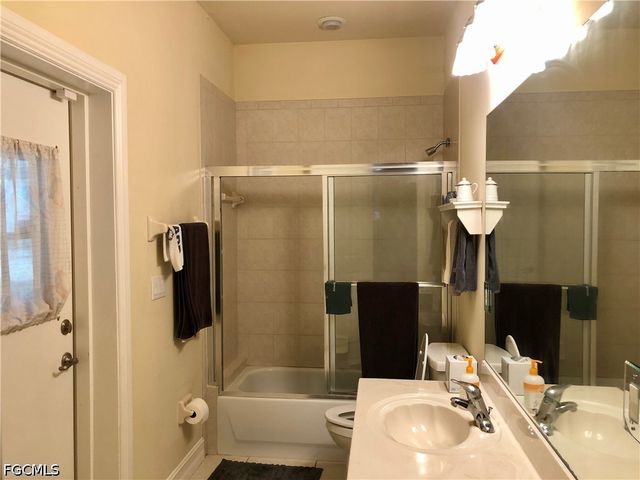 20100 Langford RD, Alva, FL 33920