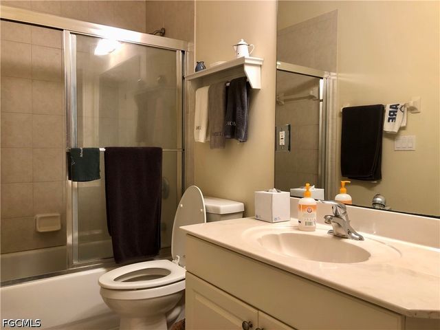 20100 Langford RD, Alva, FL 33920