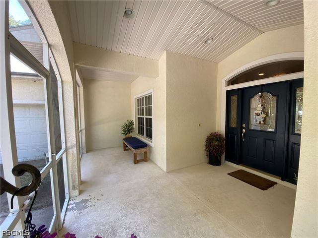 20100 Langford RD, Alva, FL 33920